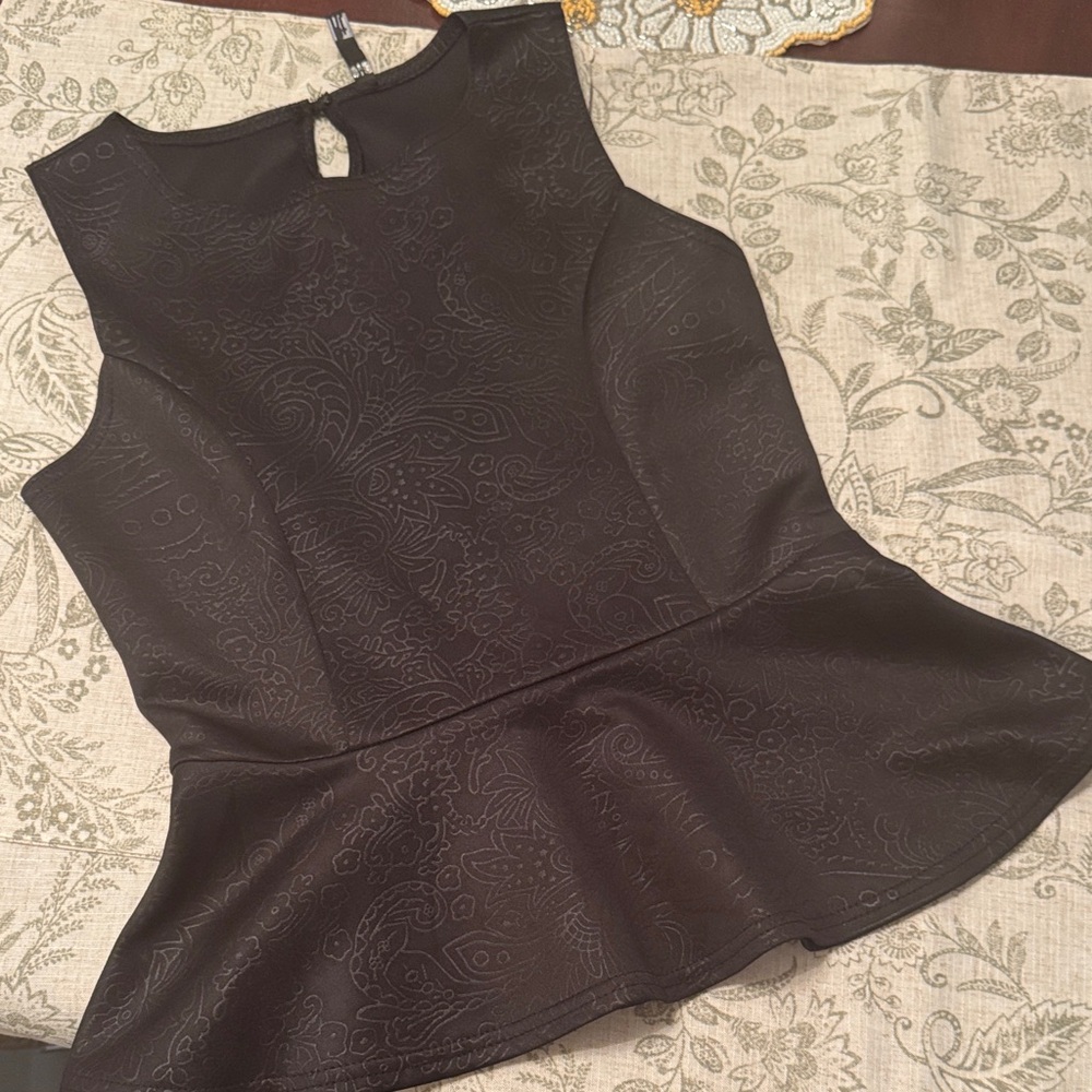 Elegant Black Sleeveless Blouse